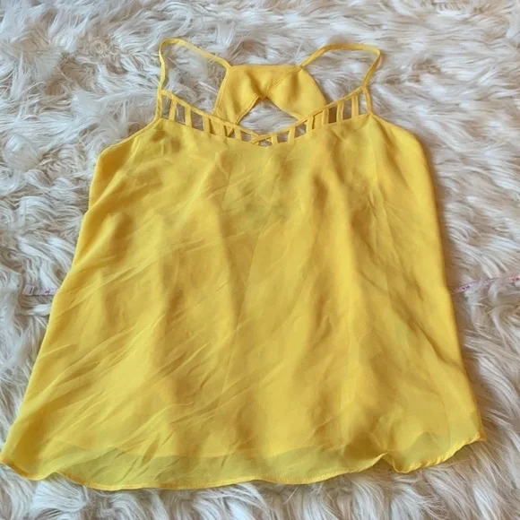 Naked Zebra Yellow Cut Out Sleeveless Blouse Size Small - Picture 5 of 7